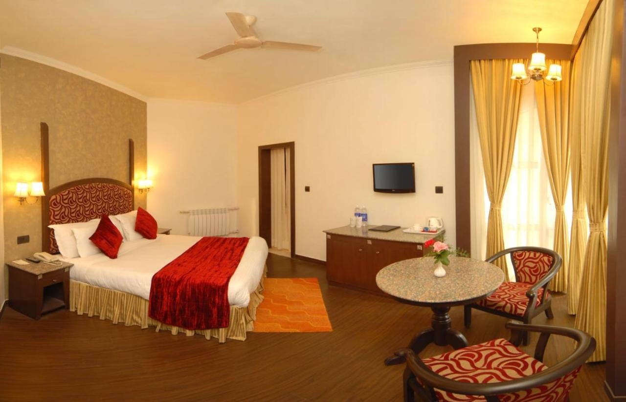 Hotel Arif Castle, Nainital Extérieur photo